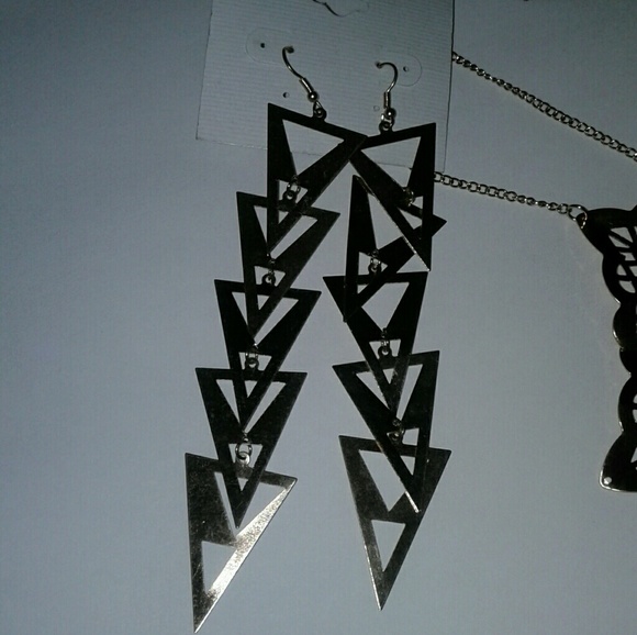 Gold Tone Jewelry Bundle - Picture 4 of 4